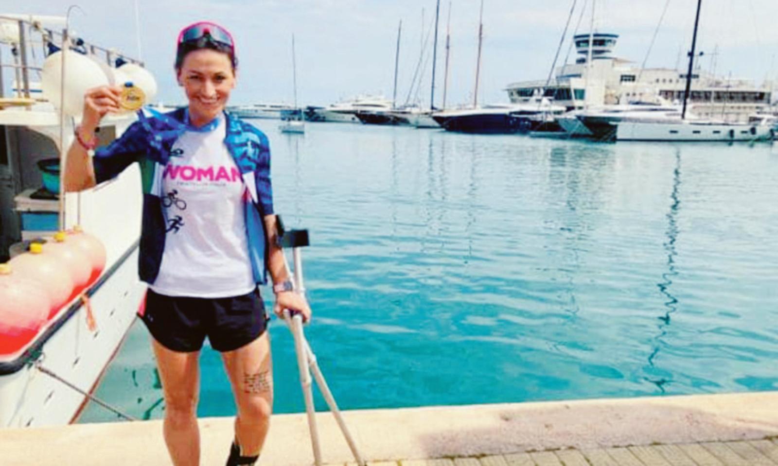 La campionessa sale sul palco