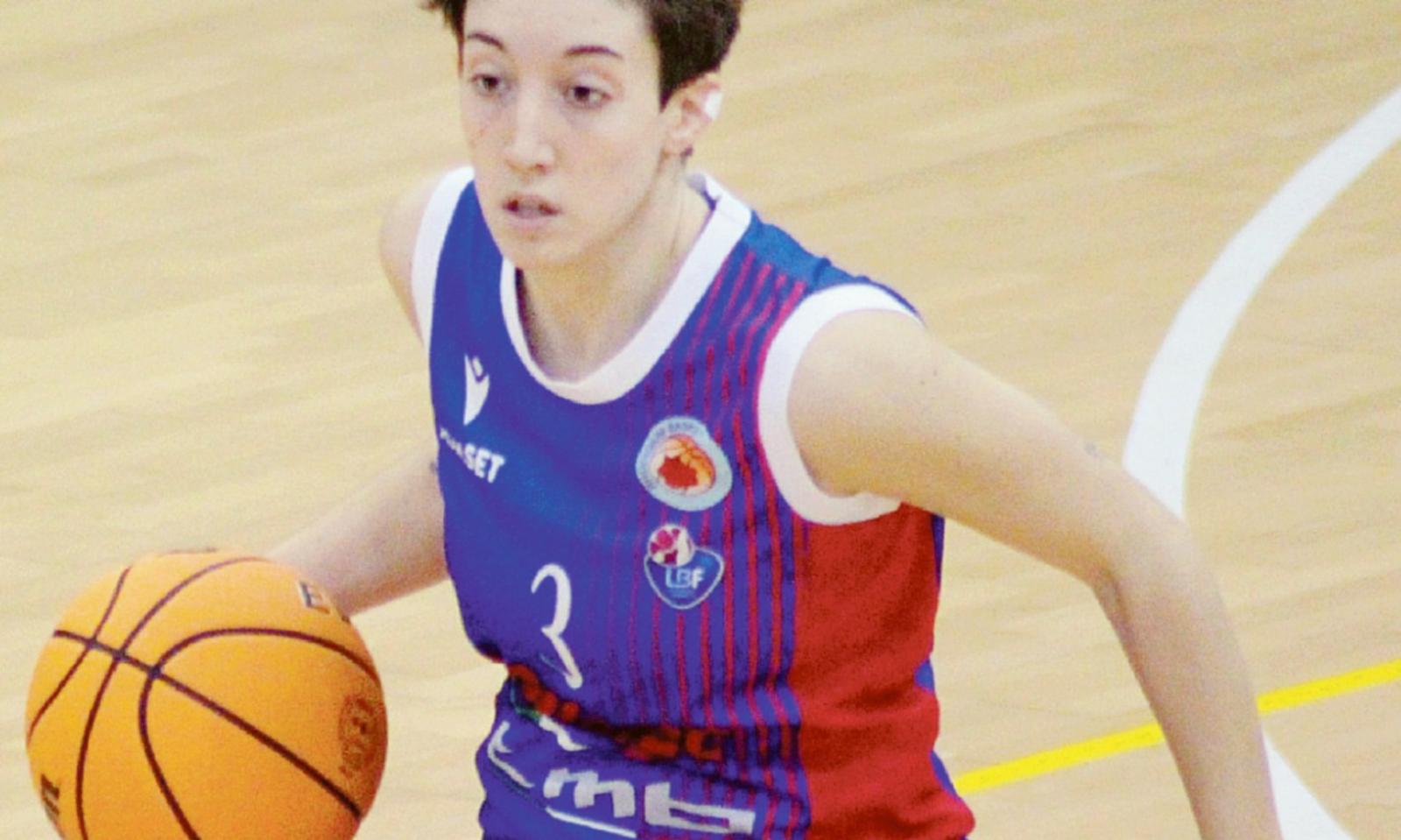 Silvia Viviani, pasta da capitano