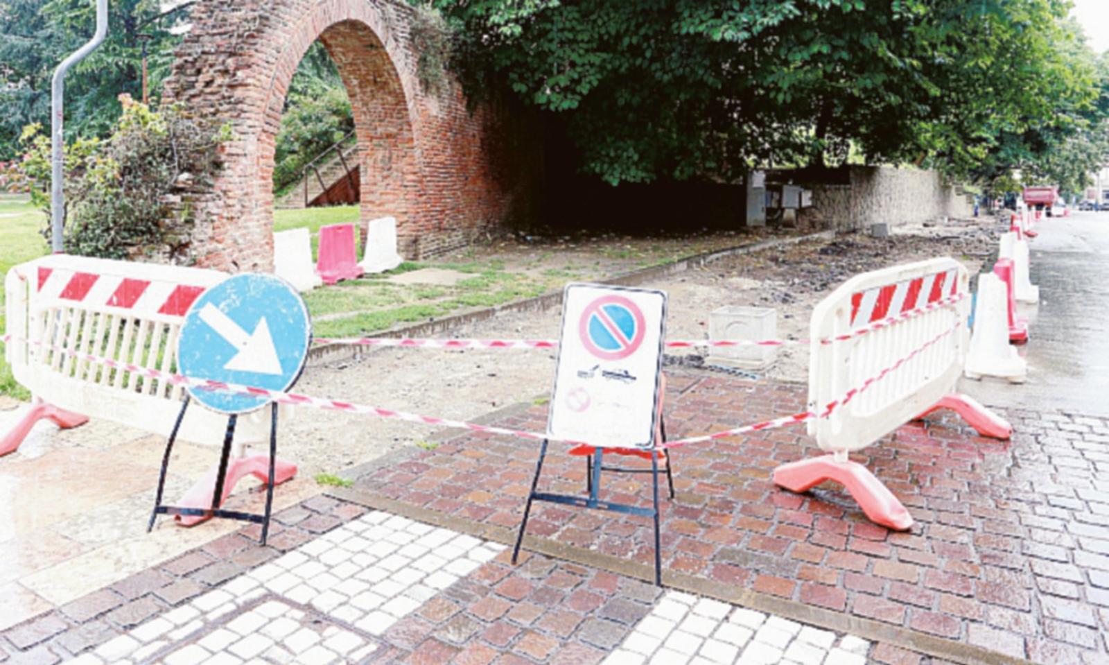 Bancarelle spostate in piazza 