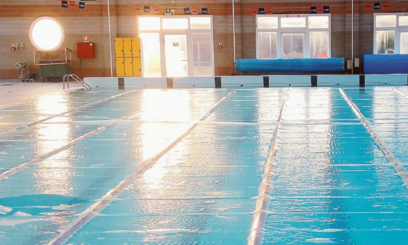 Piscina, lavori affidati a una ditta locale