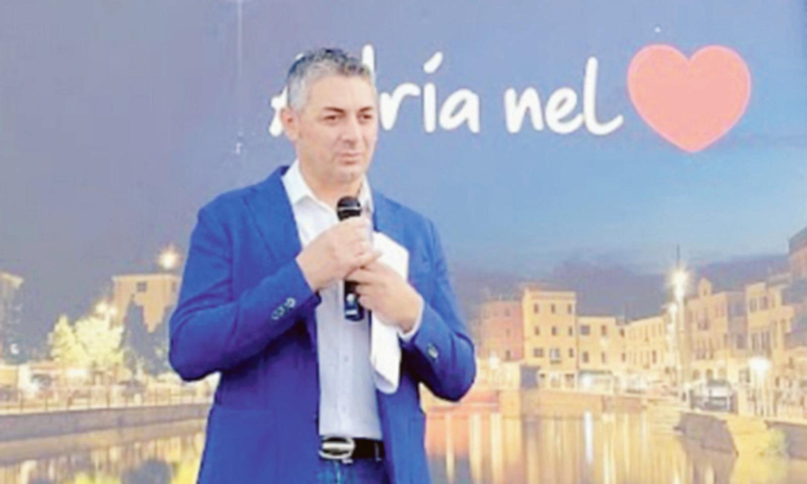 Simoni riapre il &ldquo;pensatoio&rdquo;