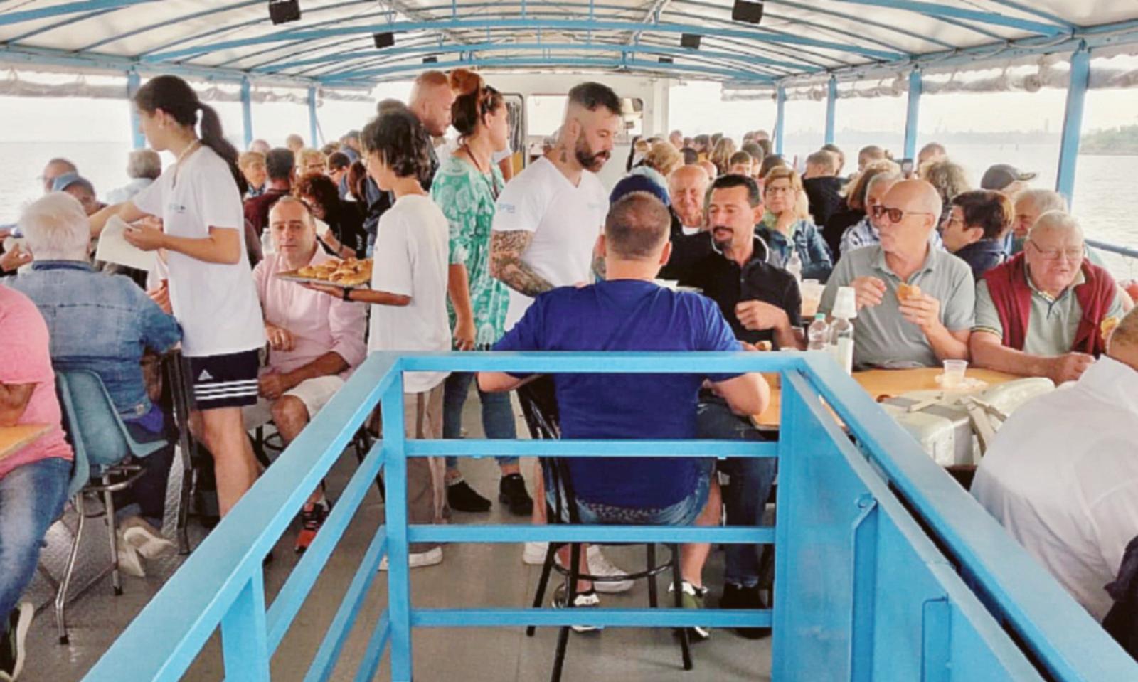 Anioc, la laguna in motonave