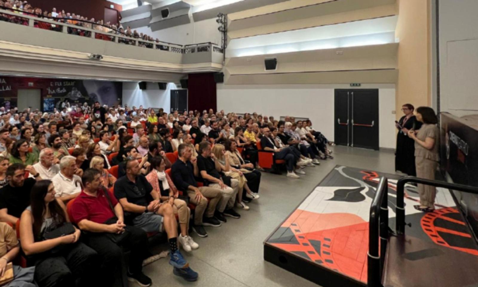 La vita &egrave; pi&ugrave; bella se &egrave; a colori il Duomo proietta la speranza