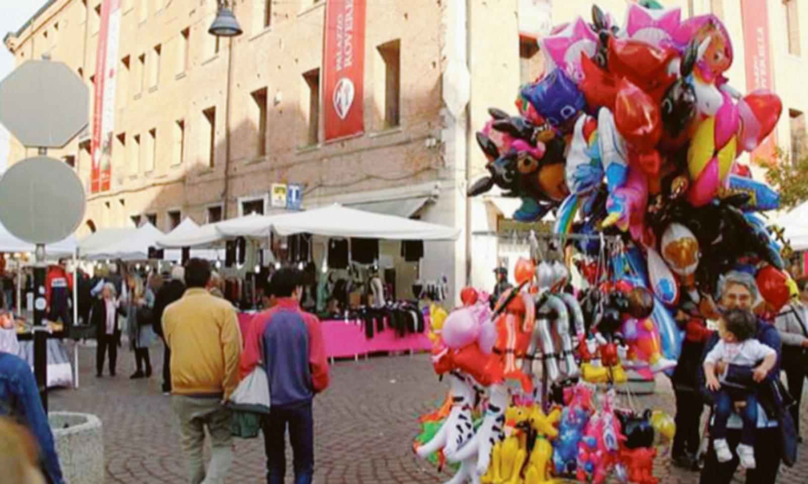 I bambini delle scuole al Mercatino dei piccoli