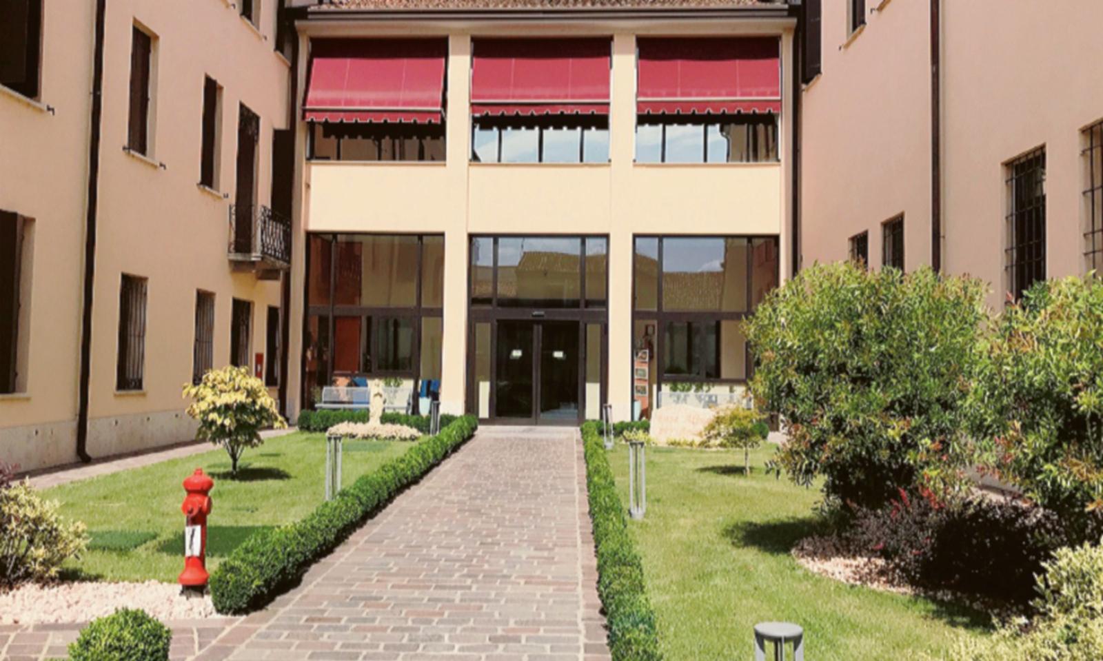 Casa Albergo, Sambinello al timone