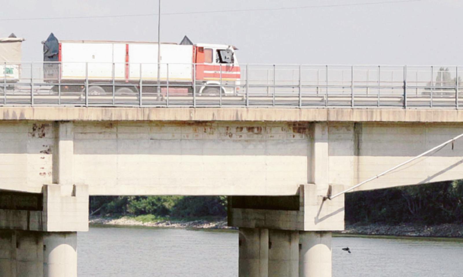 Lavori su ponti, strade, asfalti