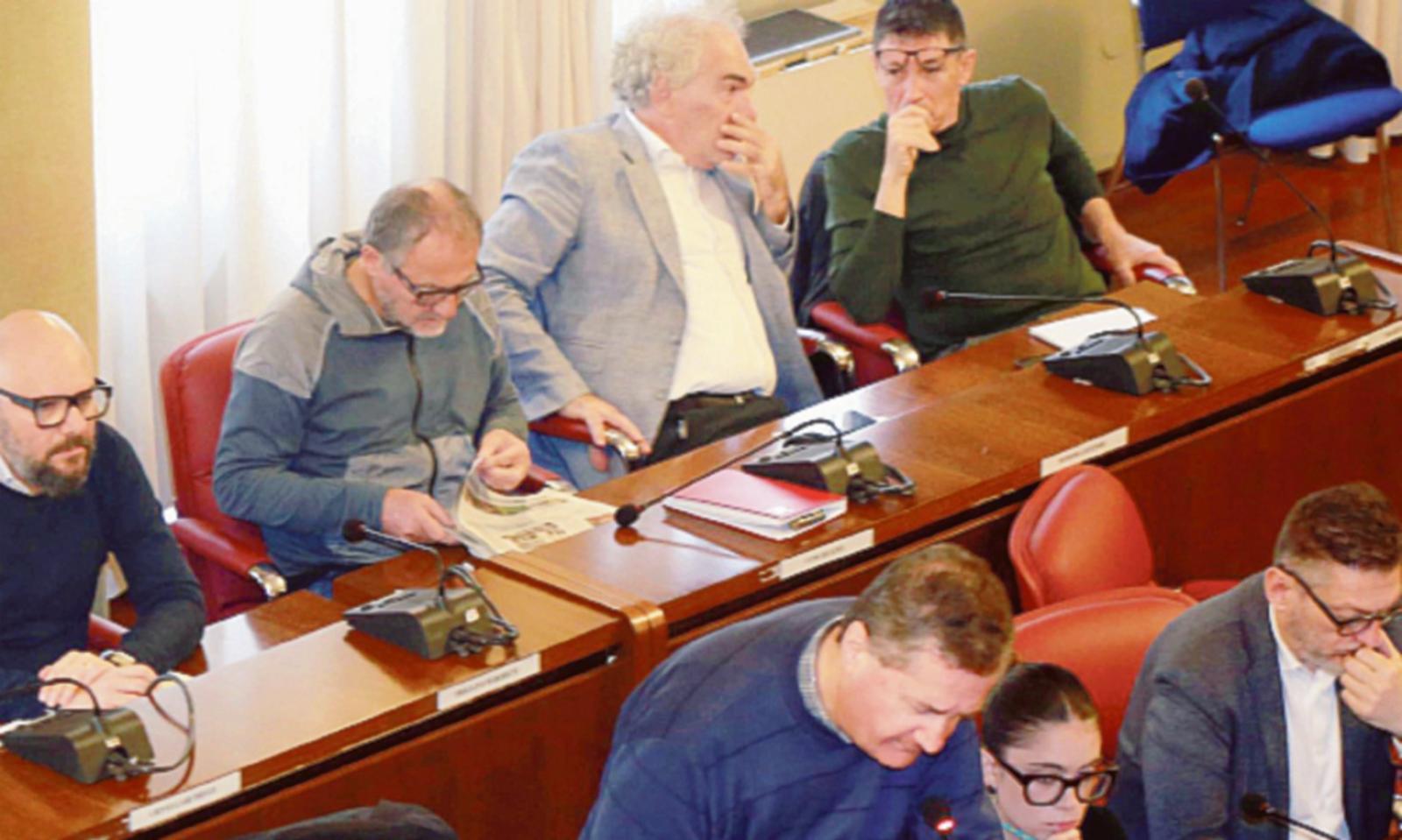 Iras al centro delle interrogazioni