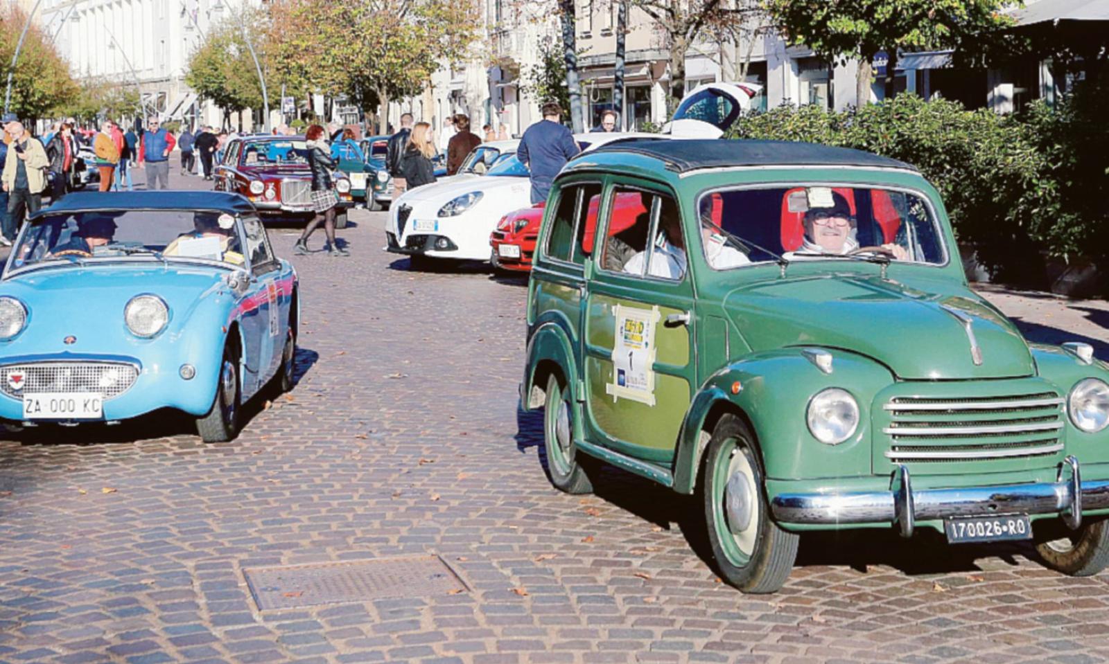 La parata di auto storiche per tutto il Polesine