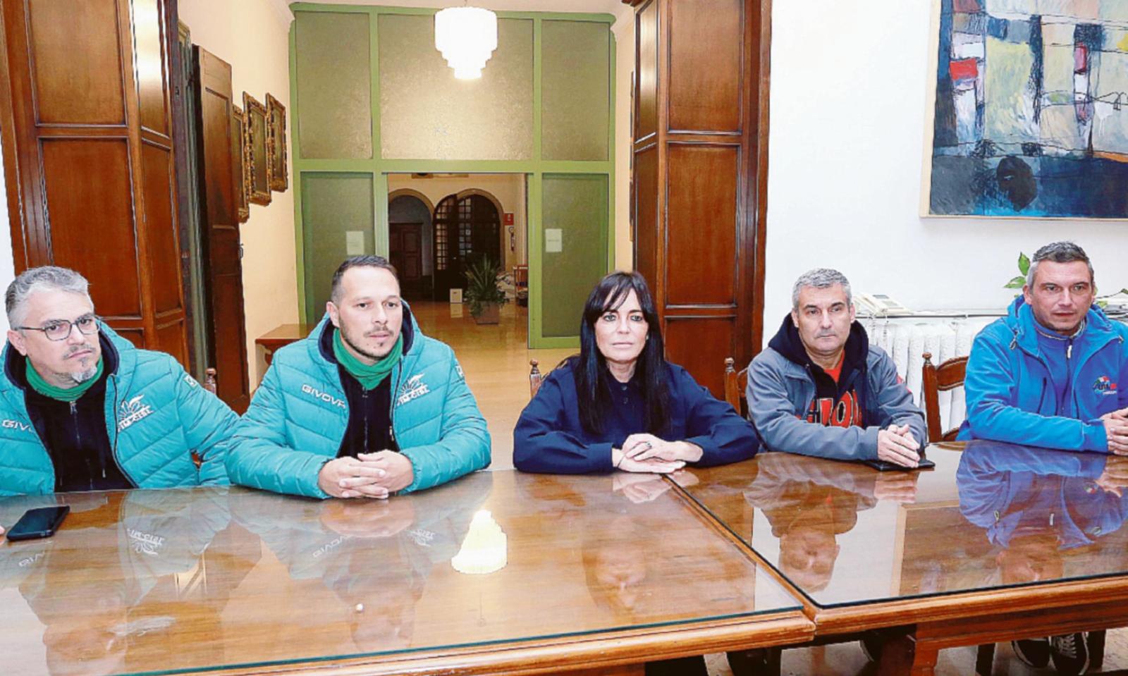 &ldquo;Con questi tagli si va tutti a casa&rdquo;