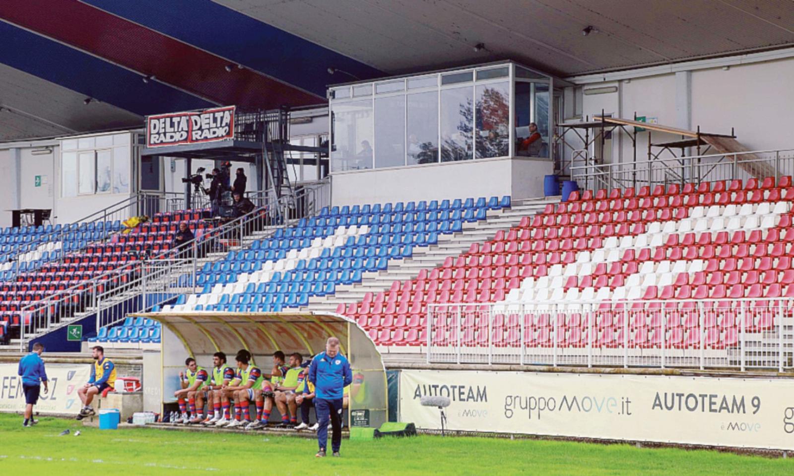 Tribuna ovest, presto le impalcature