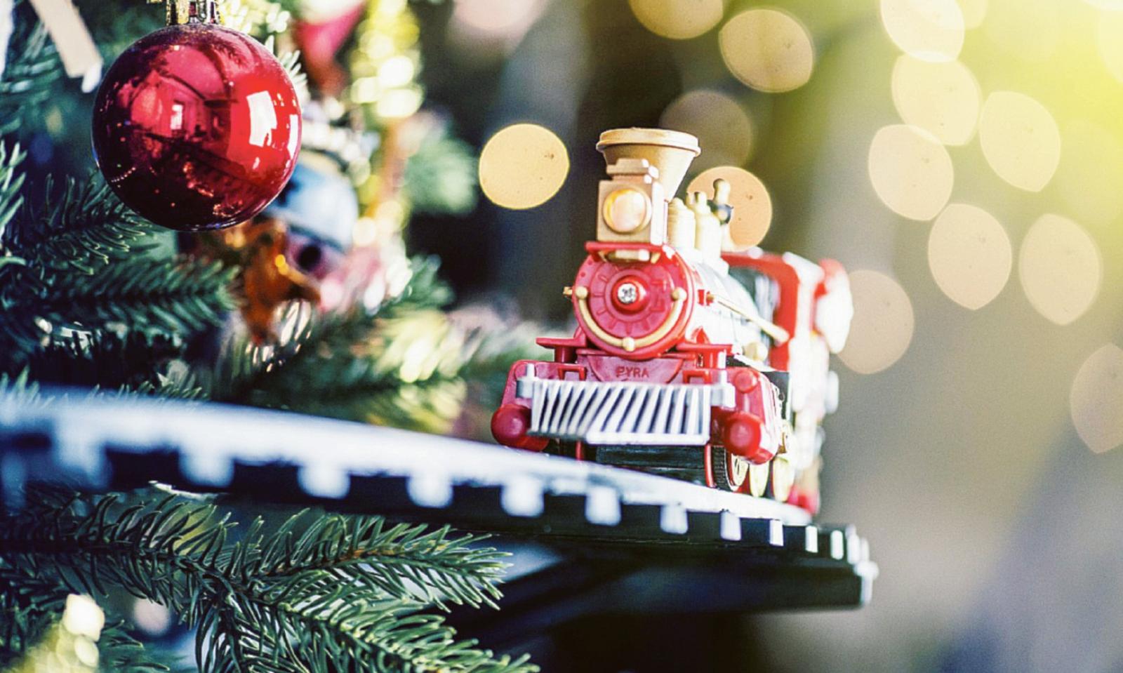 Col giocattolo sospeso &egrave; Natale vero