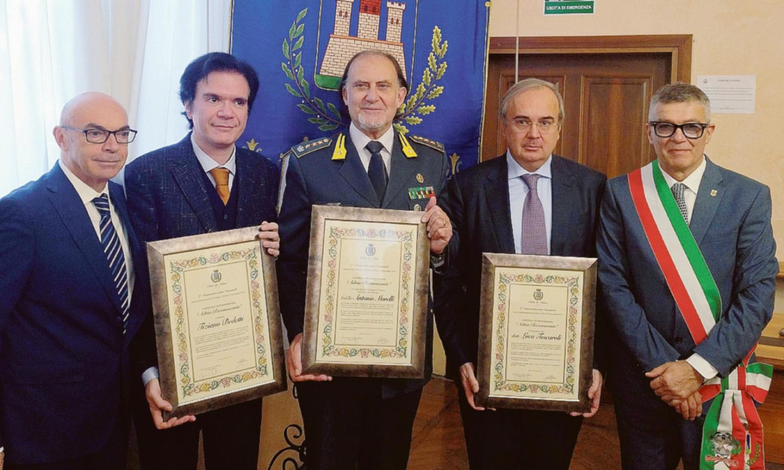 La citt&agrave; si inchina a tre grandi