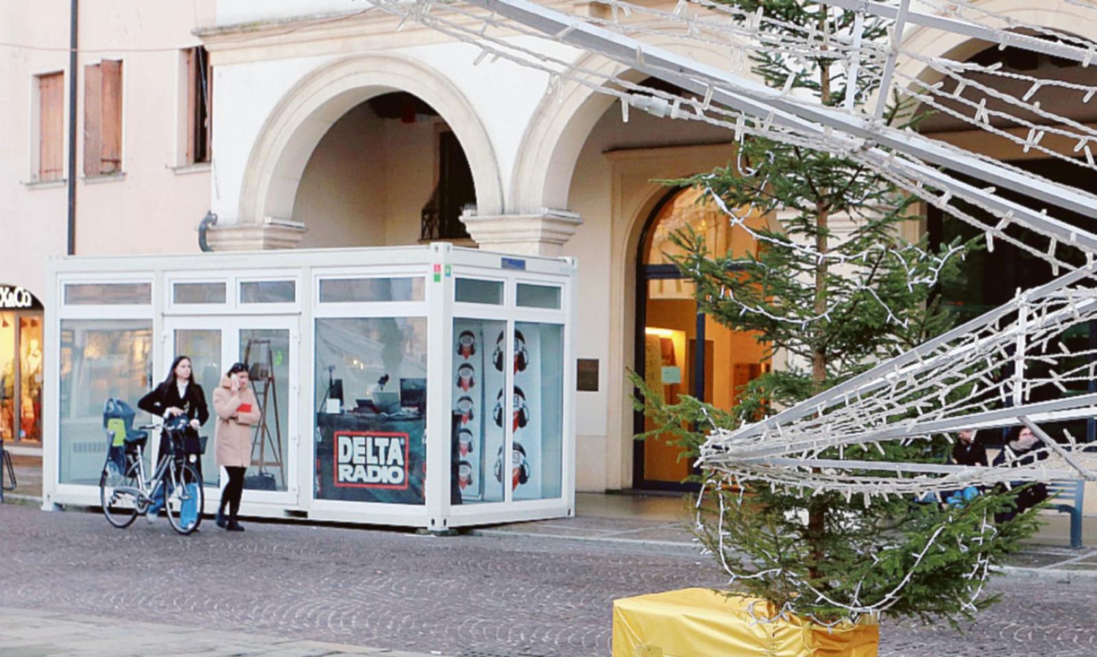 Delta Radio va in onda dalla piazza