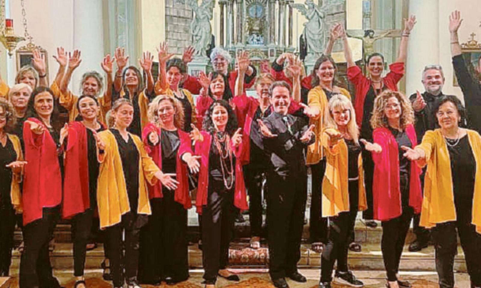 Il Delta Gospel Voices sale sul palco 