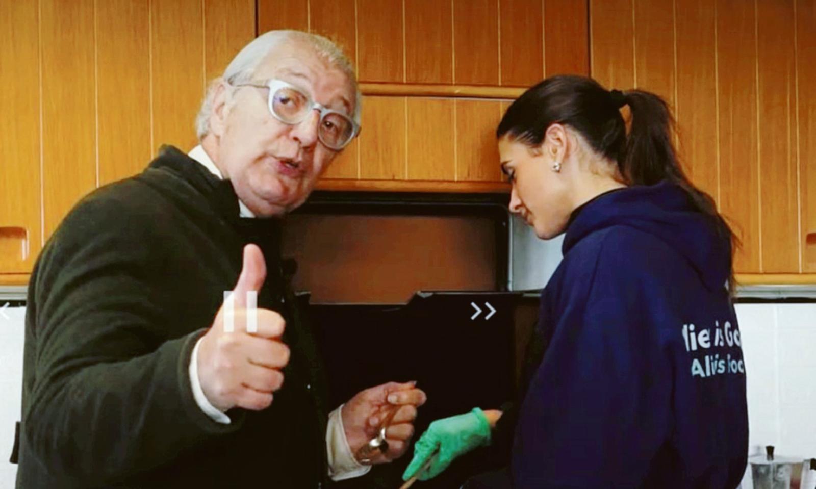 Striscia la Notizia incontra le "mariscadoras" del Delta