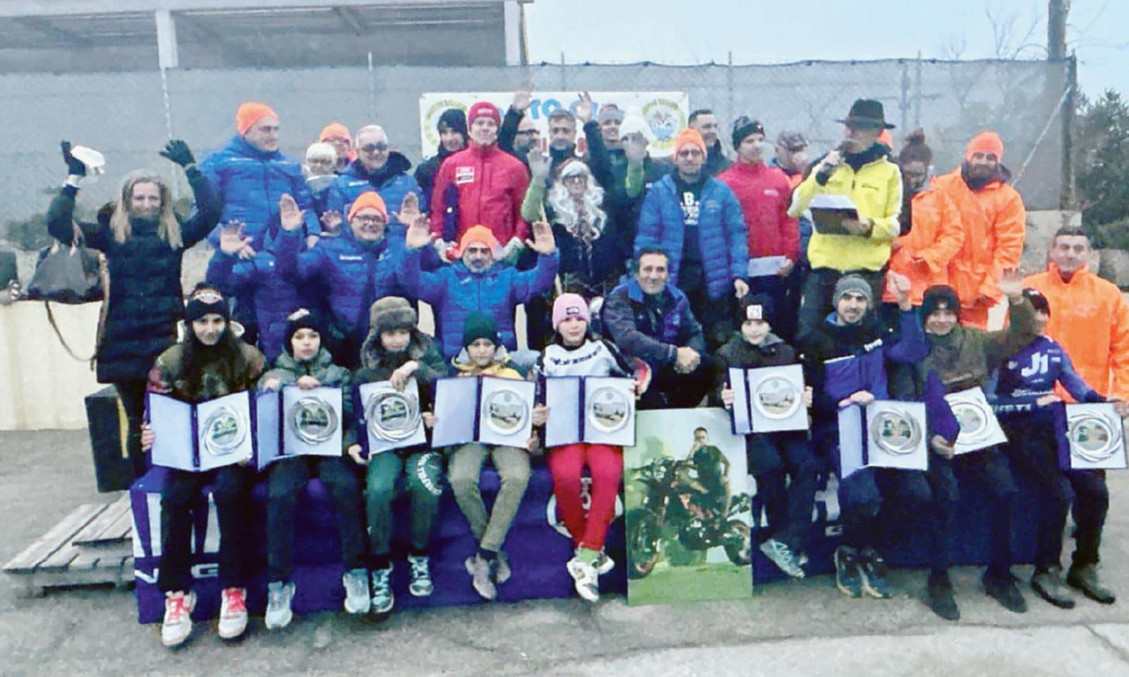 Rombo di motori nella spiaggia