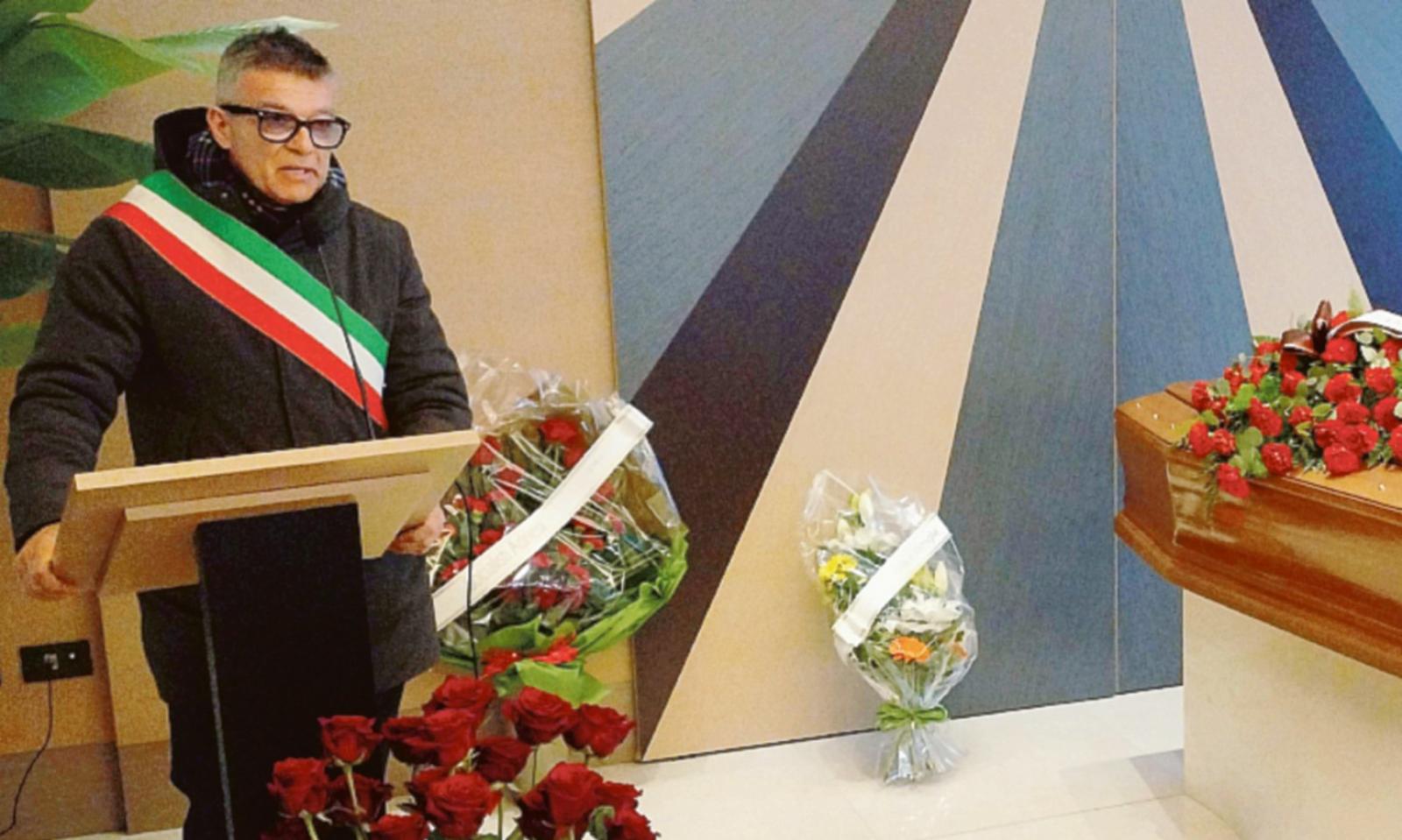 Lacrime e ammirazione per "Mondo"