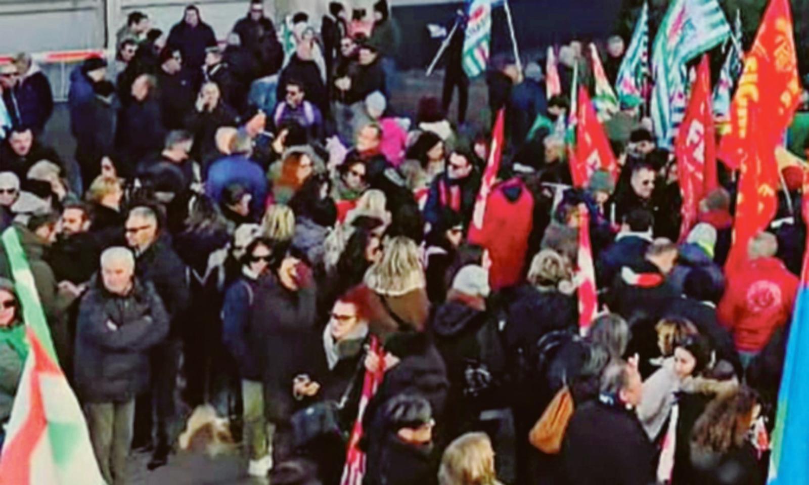 Solo 158 dimissioni. E adesso che succede?