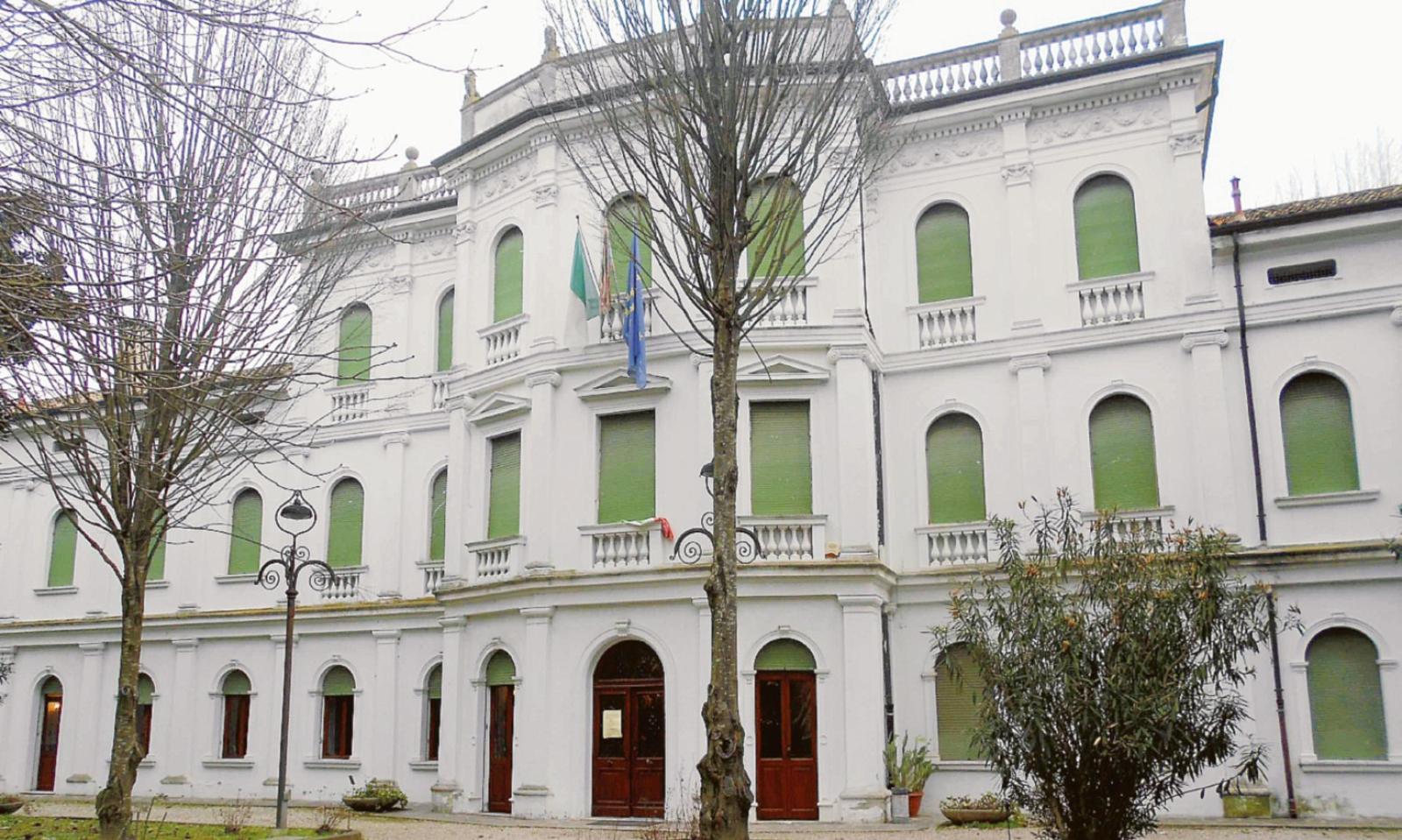 Mecenati-Comune, rottura totale