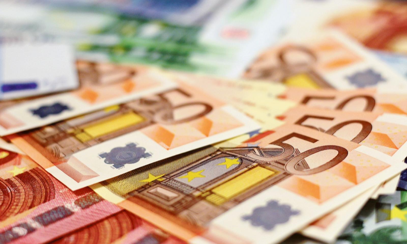 Le imprese rompono il salvadanaio