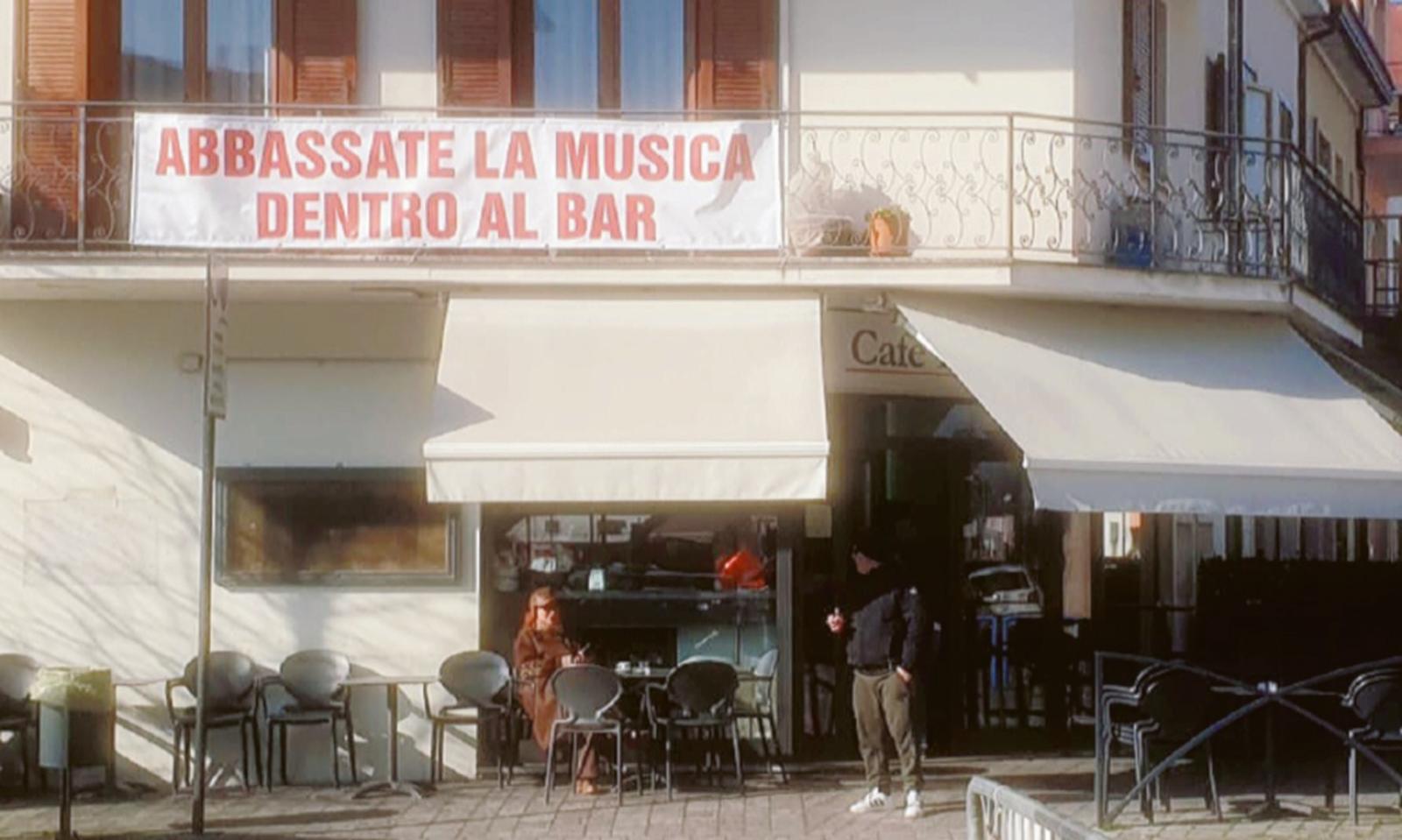 Musica al bar: scoppia la protesta