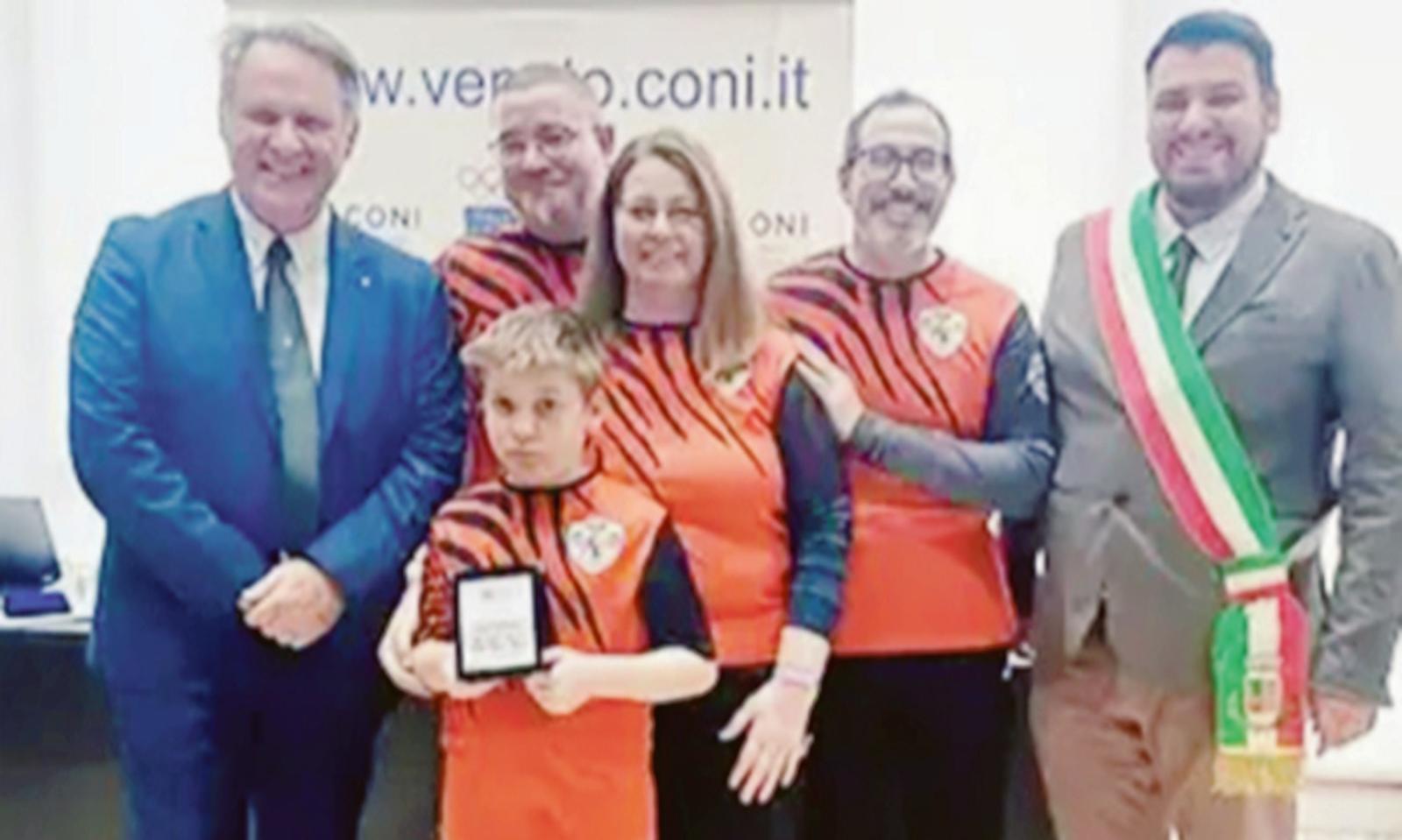 Le Tigri graffiano con cinque podi