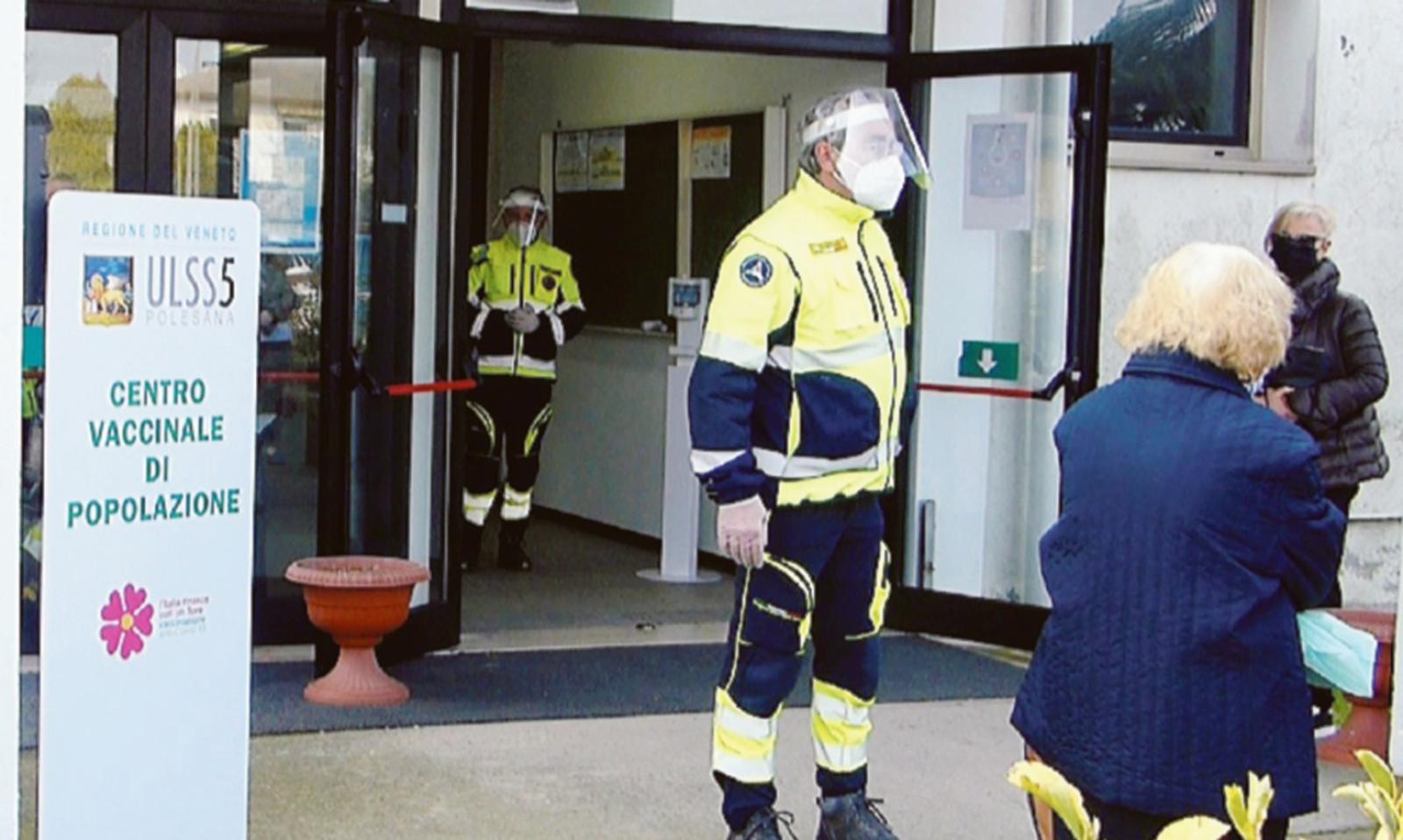 Via le multe a 8mila no vax