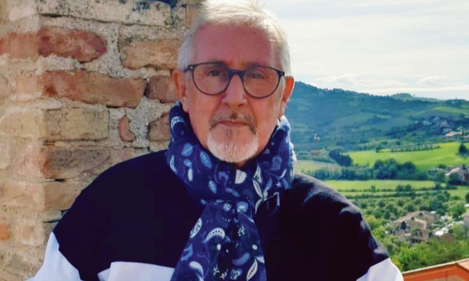 Infarto fulminante: si accascia per strada e muore durante il weekend al mare 