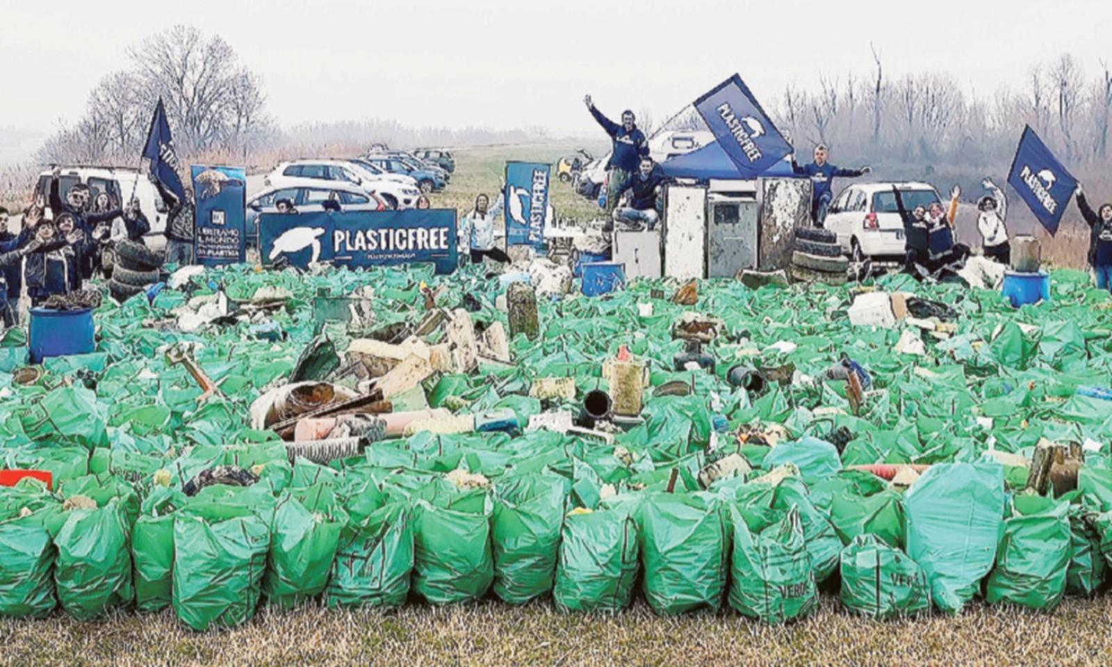 Recuperati rifiuti degli anni '50