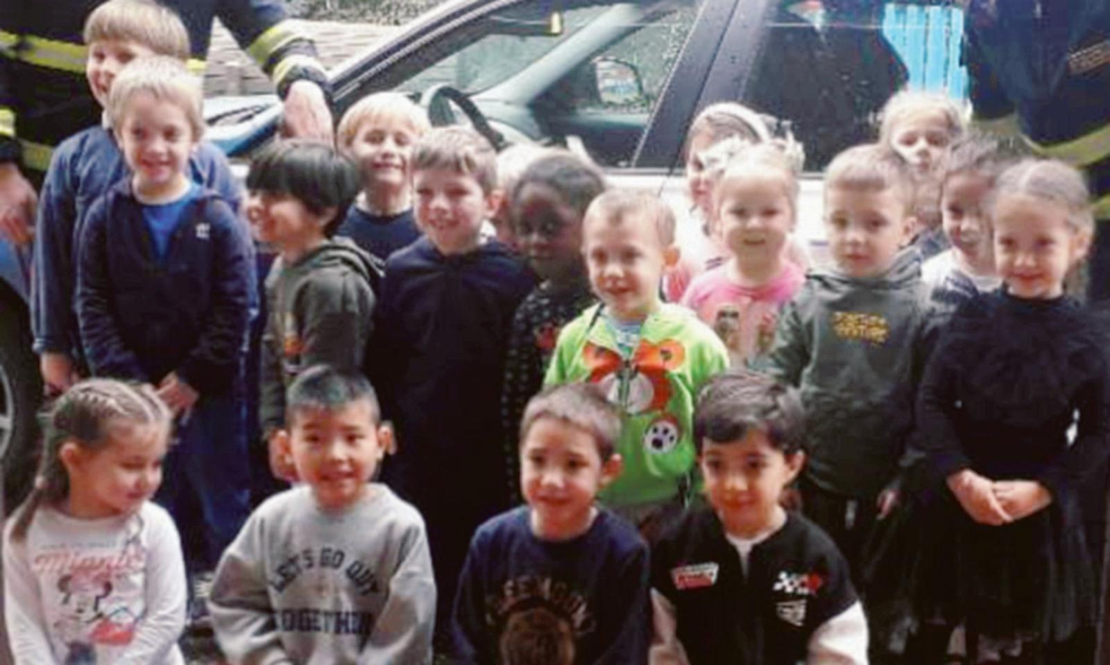 All&rsquo;asilo si presenta la polizia