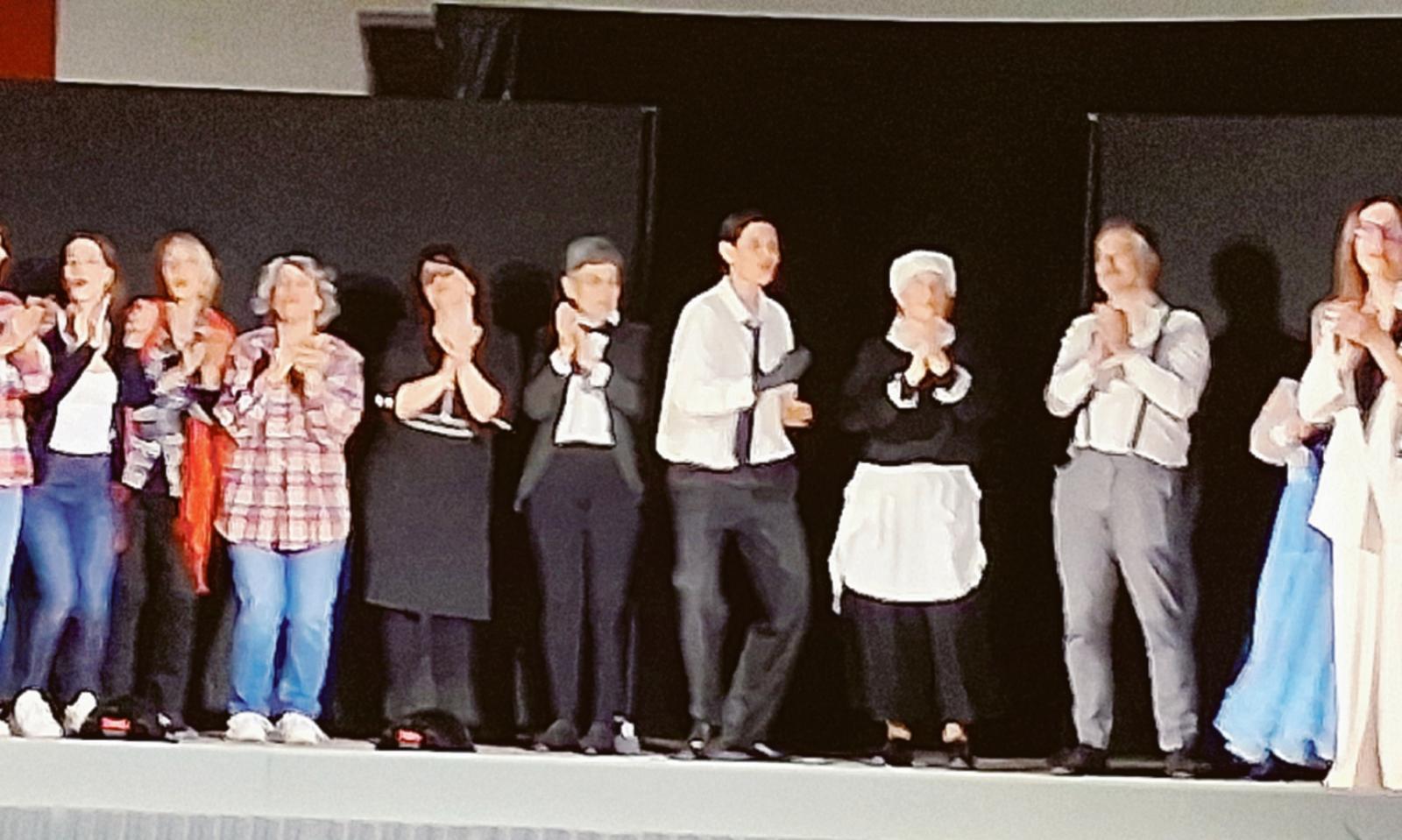 Sold out a teatro per i prof attori