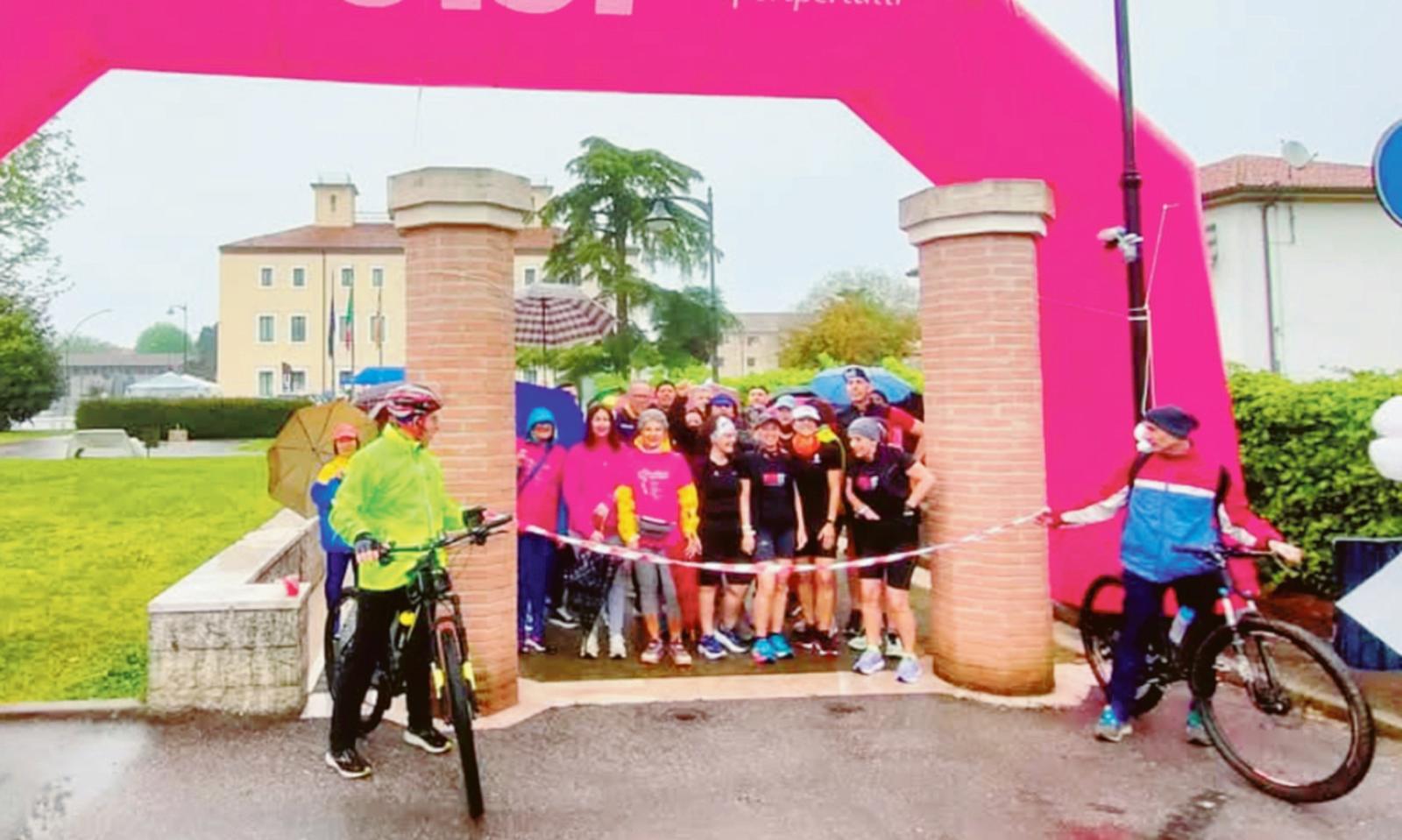 Jogging benefico sotto la pioggia: raccolti 750 euro