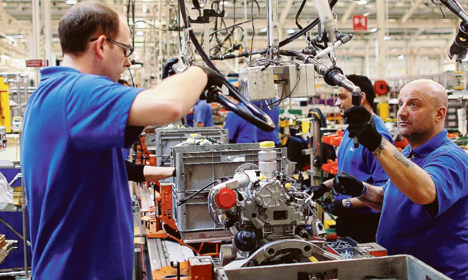 Si lavora di pi&ugrave; ma si guadagna meno