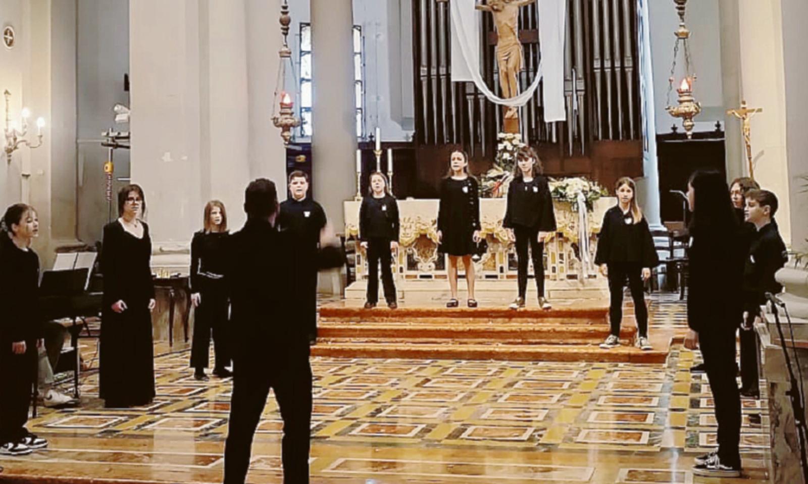 Il debutto del coro di voci bianche del Venezze 