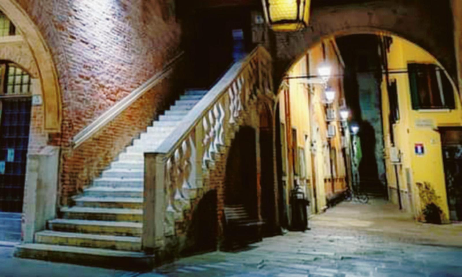 Pulizia dello scalone di palazzo Nodari il Comune apre l&rsquo;avviso e cerca sponsor