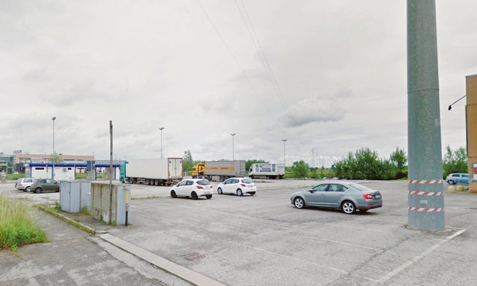 Centro commerciale: &ldquo;Basta tir in quel parcheggio&rdquo;