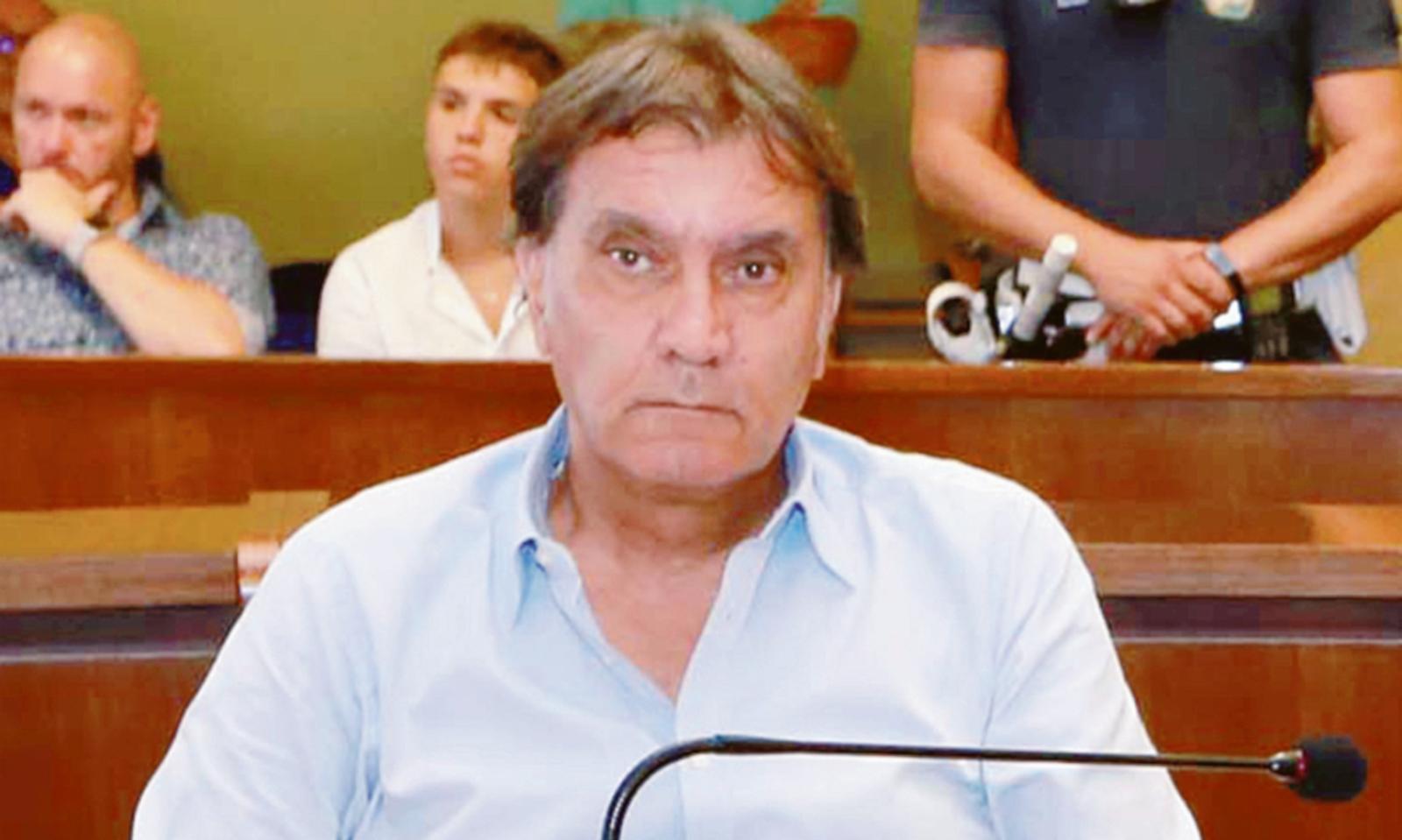 Campanile:  &ldquo;Gi&agrave; tre passi indietro, ora basta&rdquo;