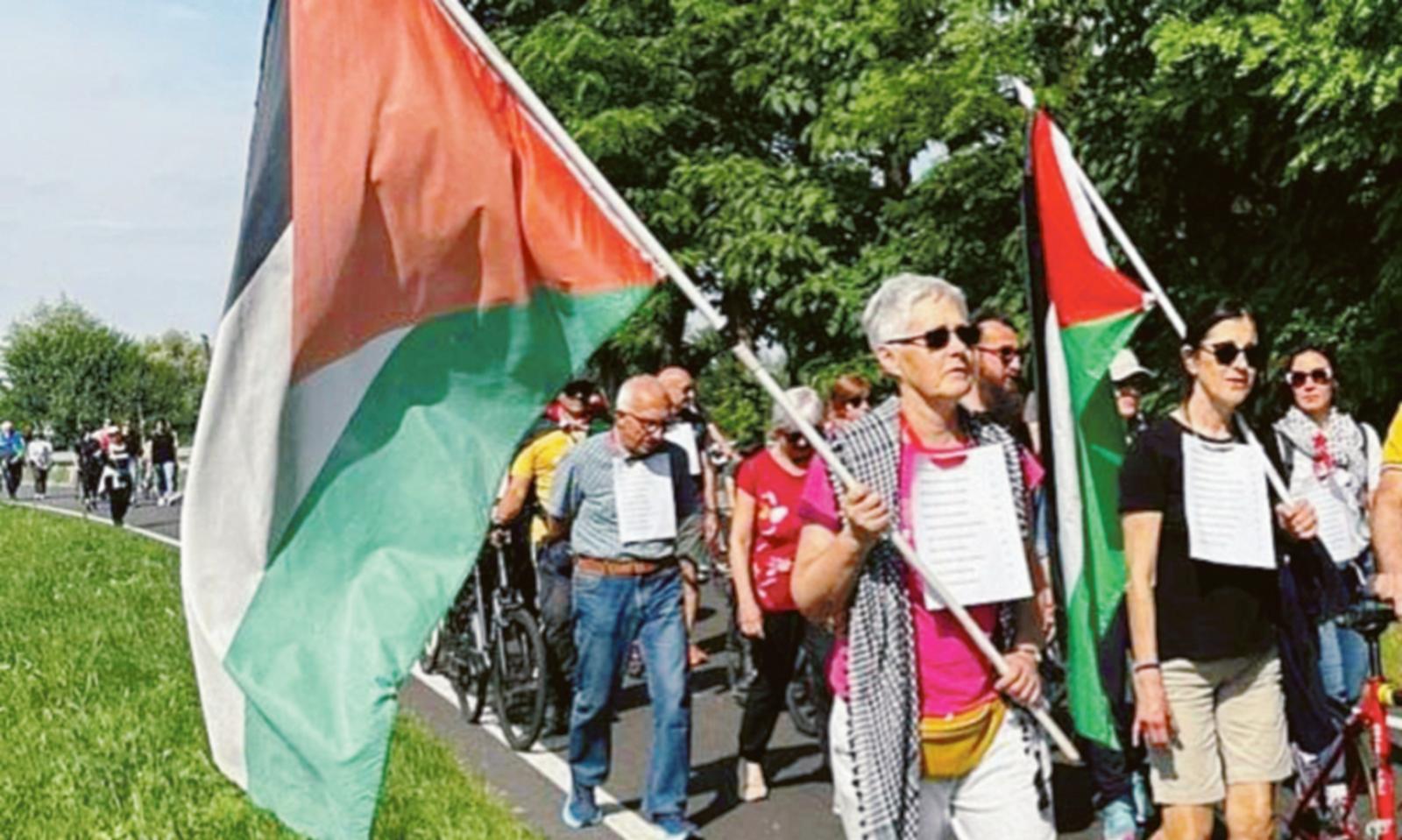 Marcia per chiedere lo stop delle bombe su Gaza