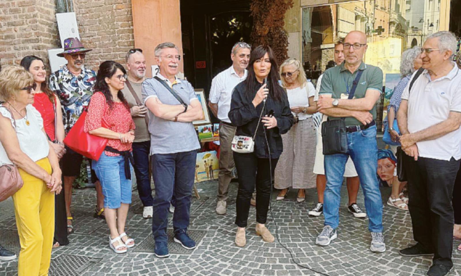 Mostra a cielo aperto nelle piazze