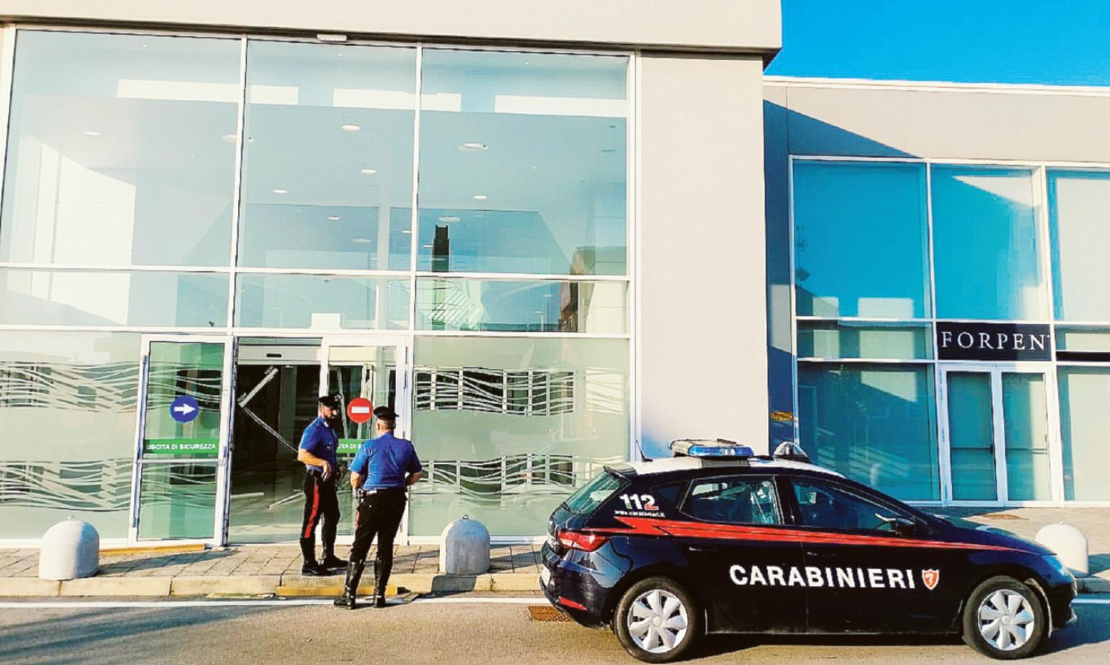 I gioielli spariscono in due minuti