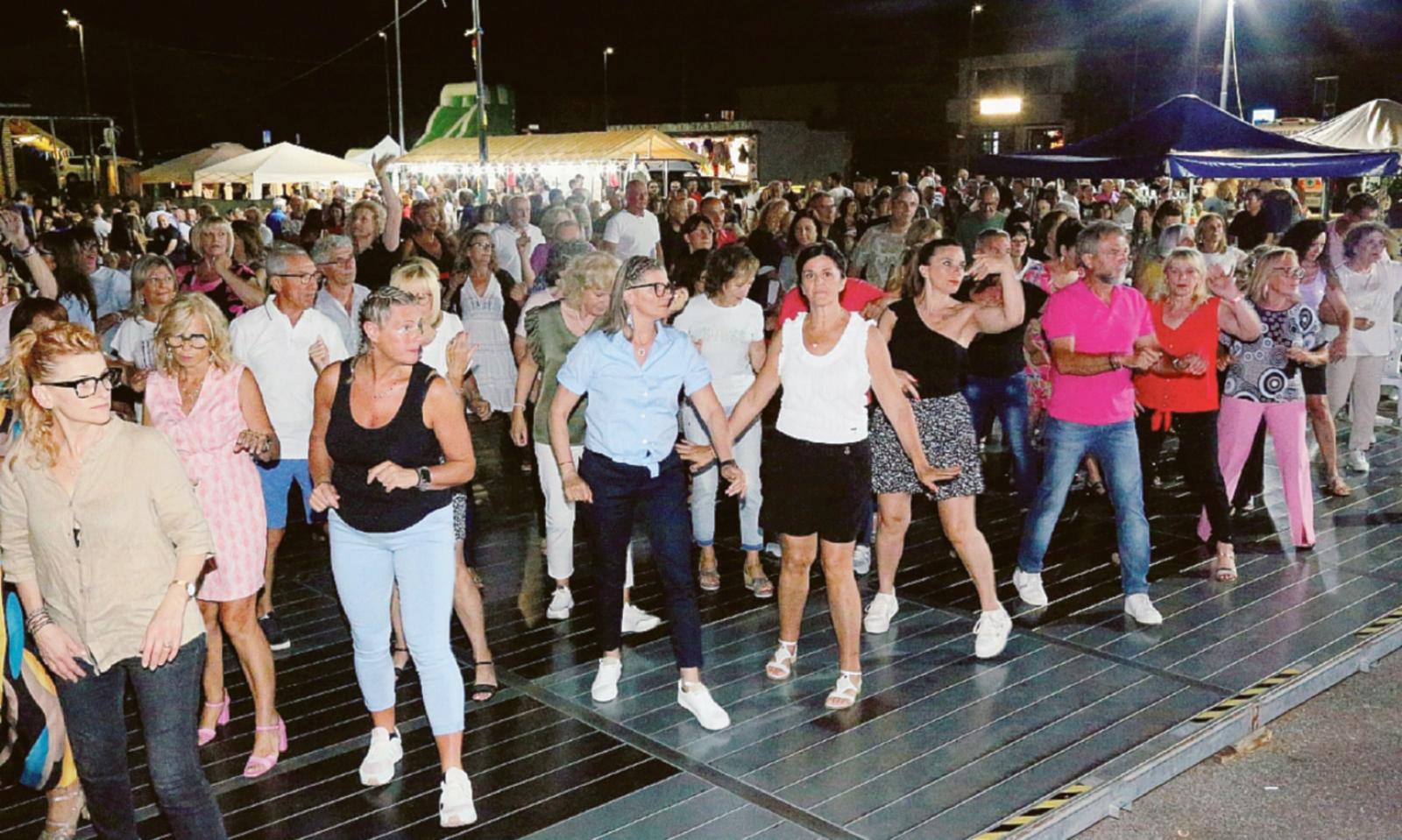 In centinaia alla sagra di San Luigi