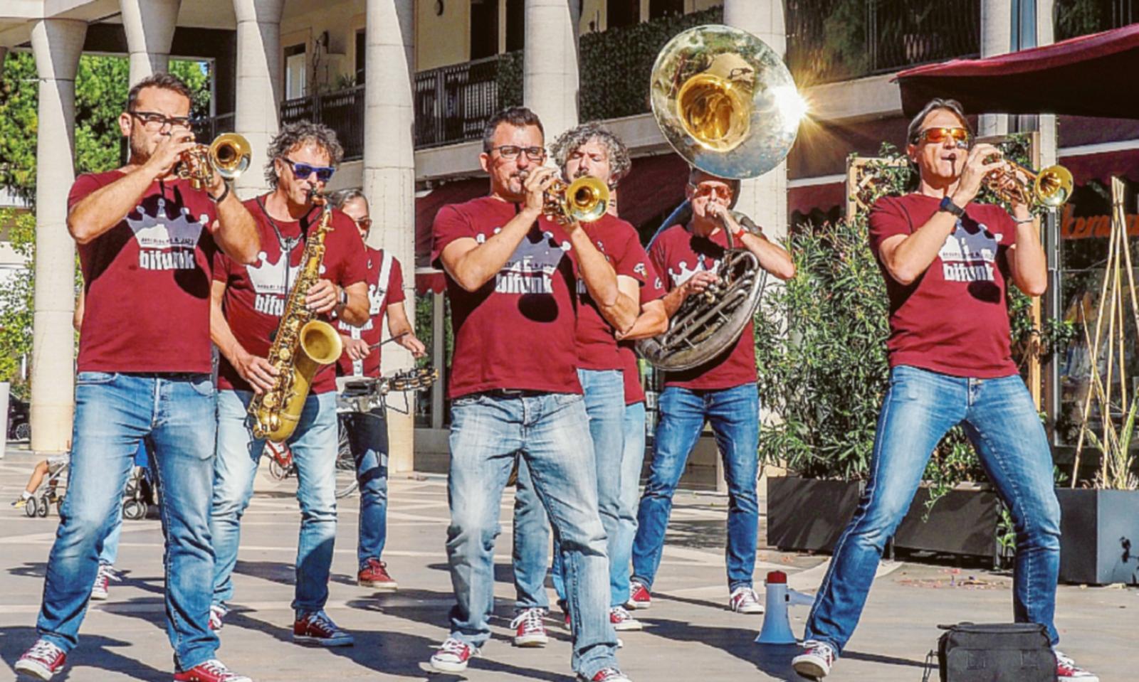 Il Deltablues si prende le strade