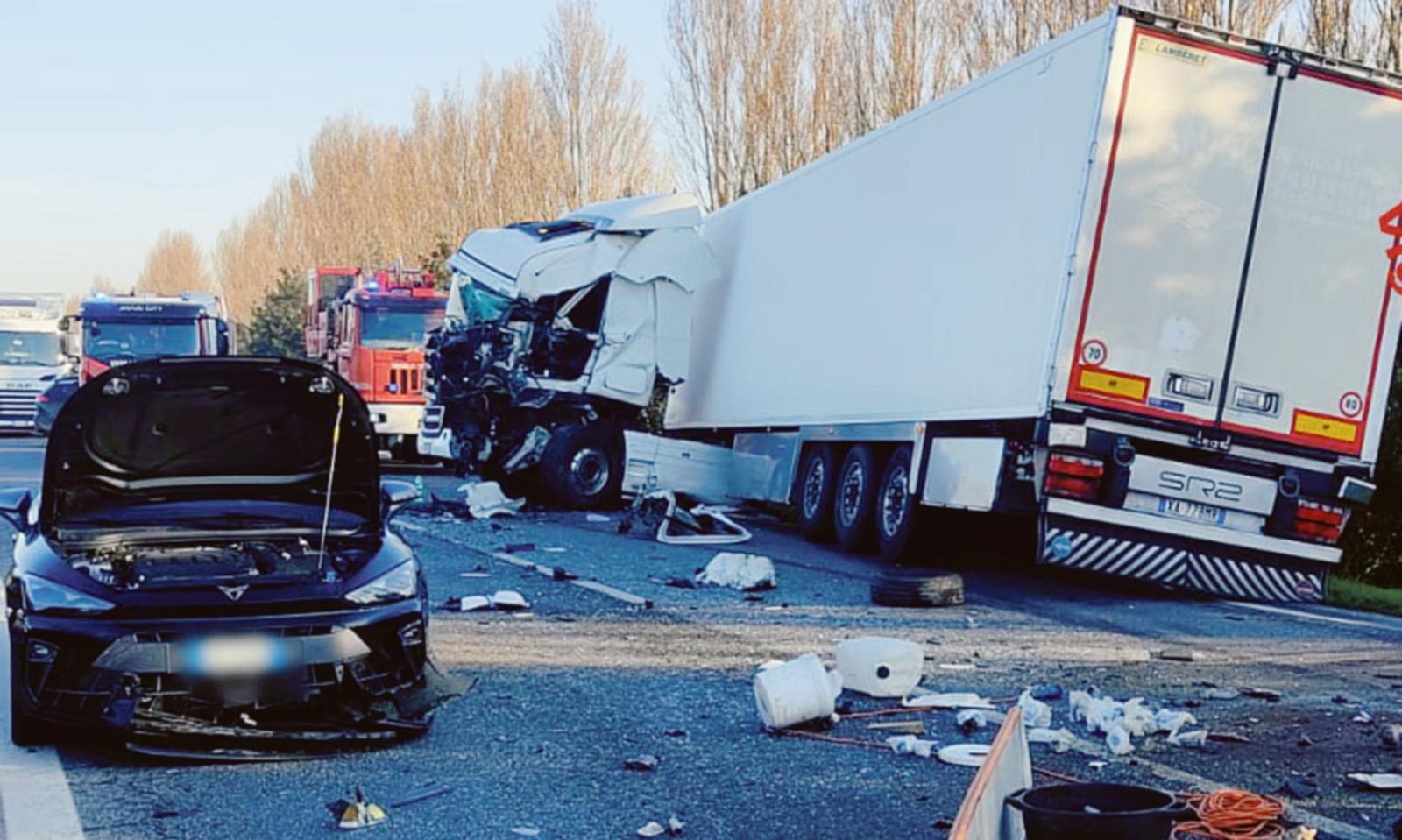 Sempre pi&ugrave; la strada della morte