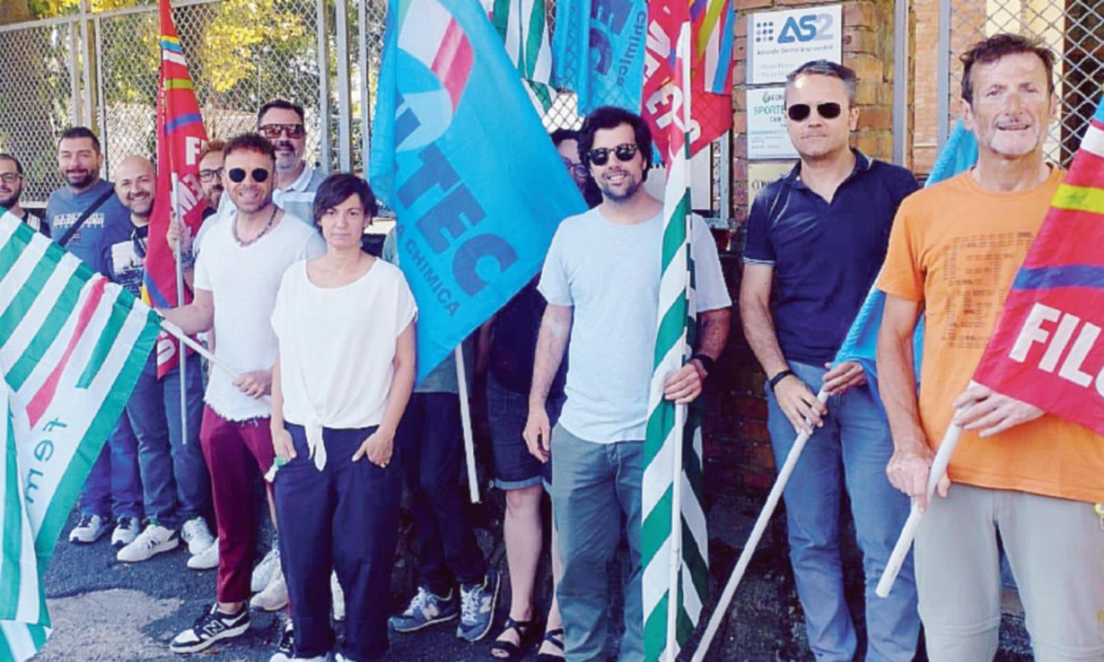 As2, dipendenti in protesta