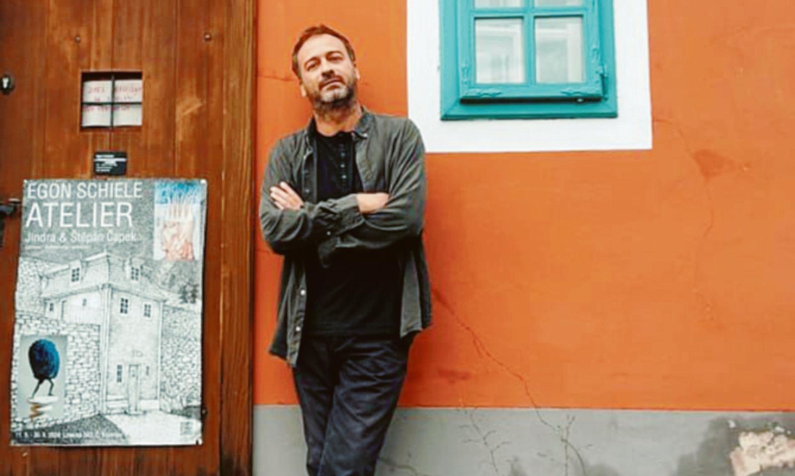 Giannopoulos, le tele in mostra