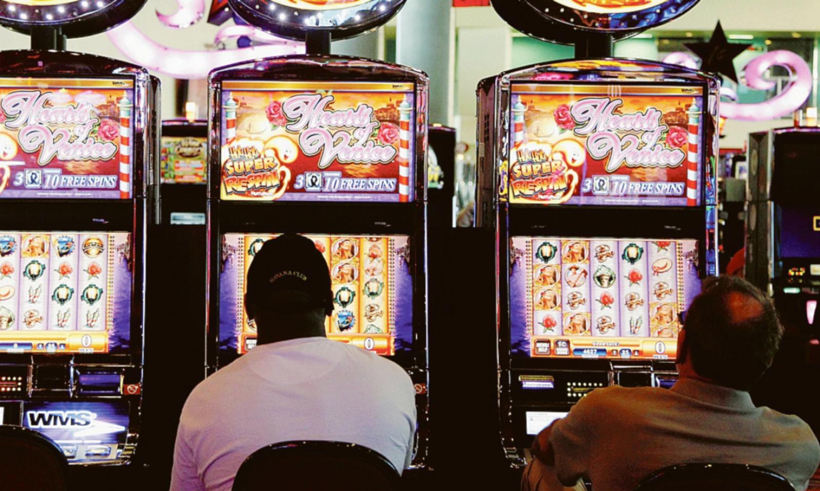 &ldquo;Rivedere le licenze per le slot&rdquo;