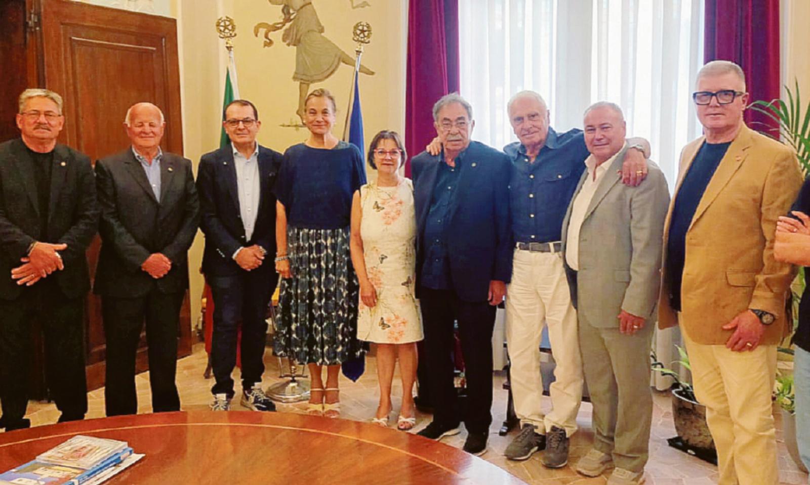 Il prefetto premia la tradizione