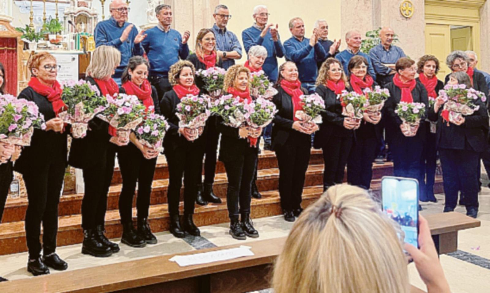 Il coro Plinius fa incetta di applausi