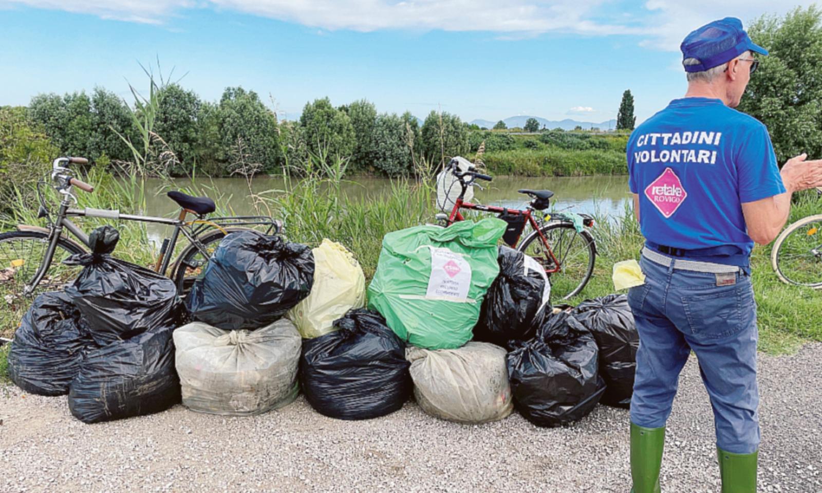 In cordata contro i rifiuti
