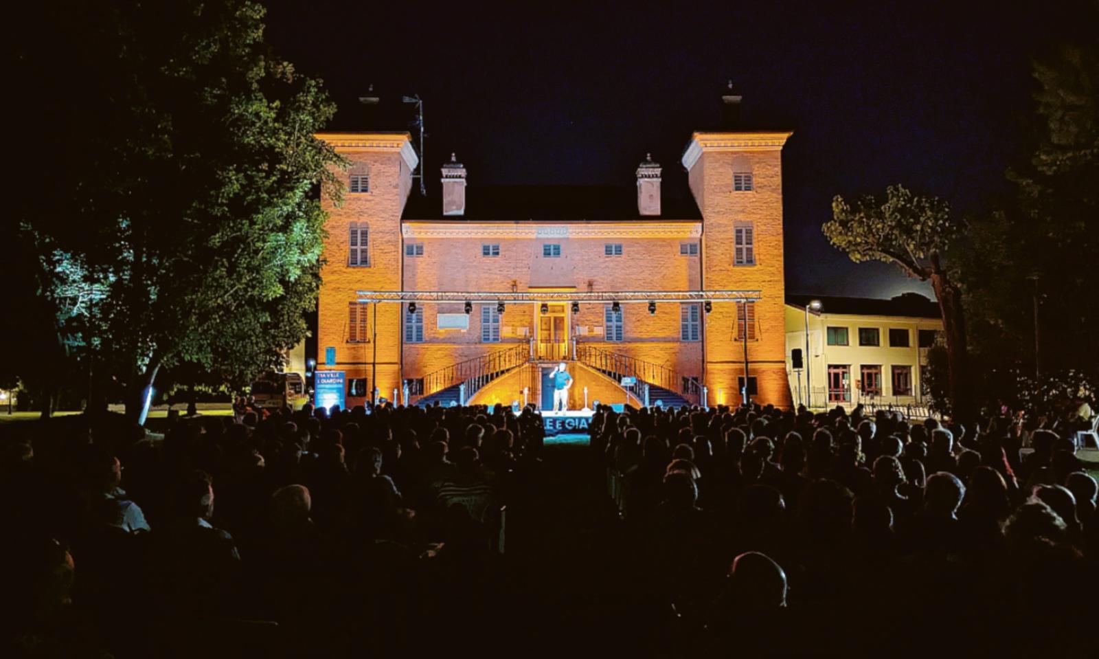 Habemus Pap&agrave;, sold out in villa